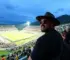 Fãs de Luan Santana acampam em frente ao estádio